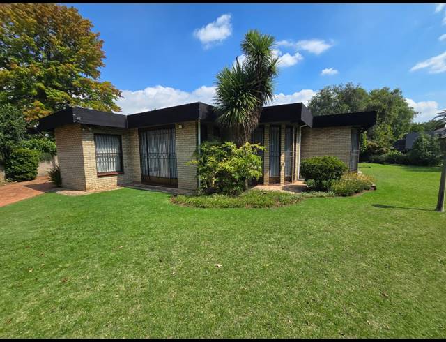4 BEDROOM HOUSE FOR SALE IN THREE RIVERS EAST